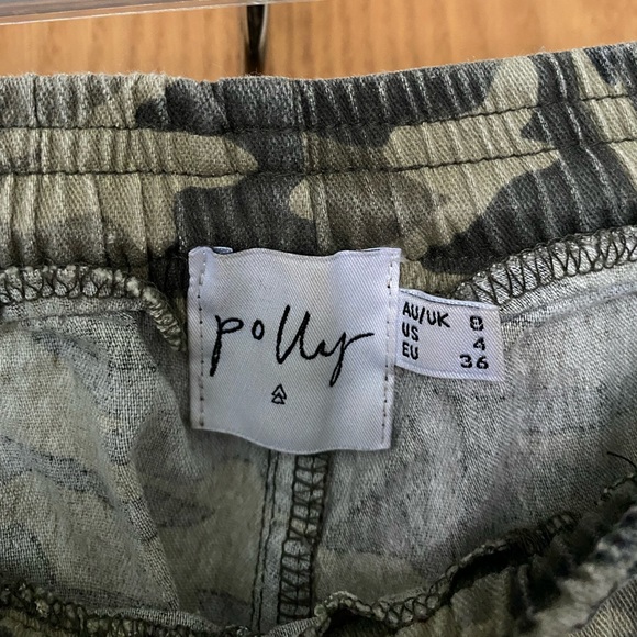 Princess Polly khaki joggers! True to size & has a comfortable fit. - Picture 2 of 3